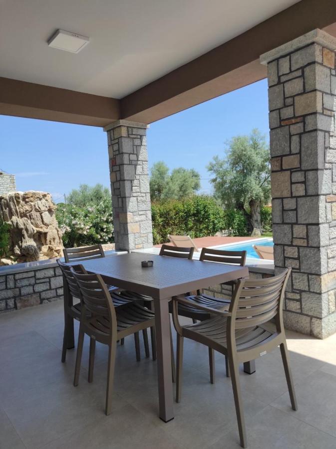 Iris Villas Complex Frinion Exterior photo