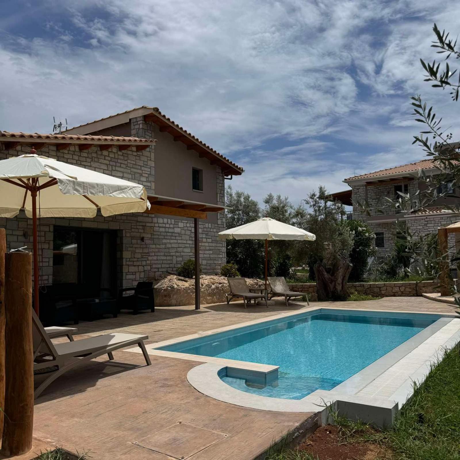 Iris Villas Complex Frinion Exterior photo