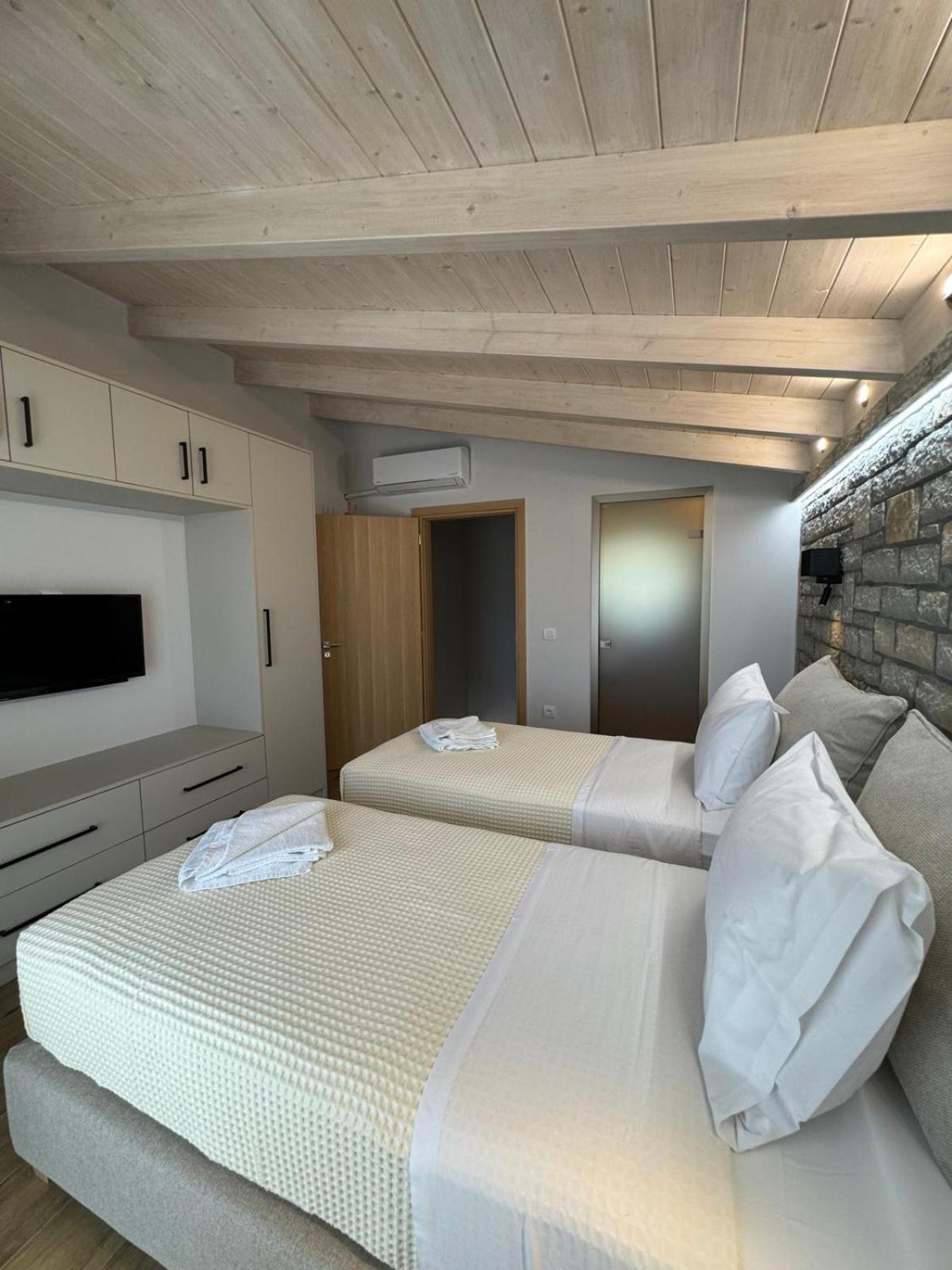 Iris Villas Complex Frinion Exterior photo